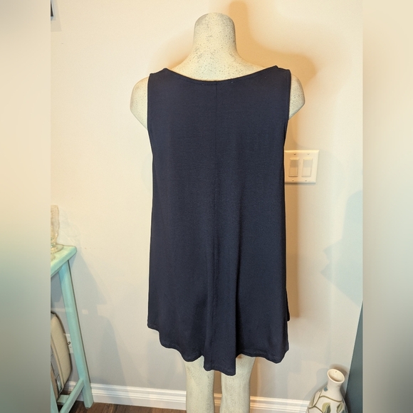 Navy Viscose curve hem V top MAT FASHION Europe Woman's OS - Picture 7 of 14